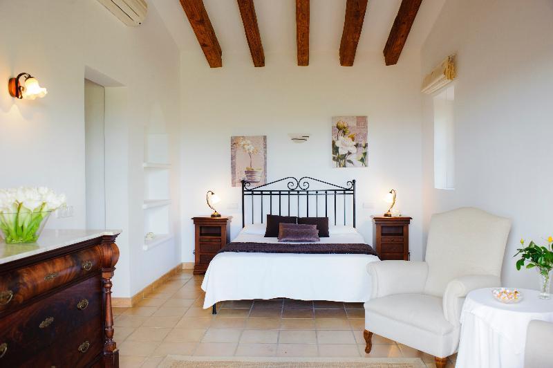 Villa Penya Redonda *